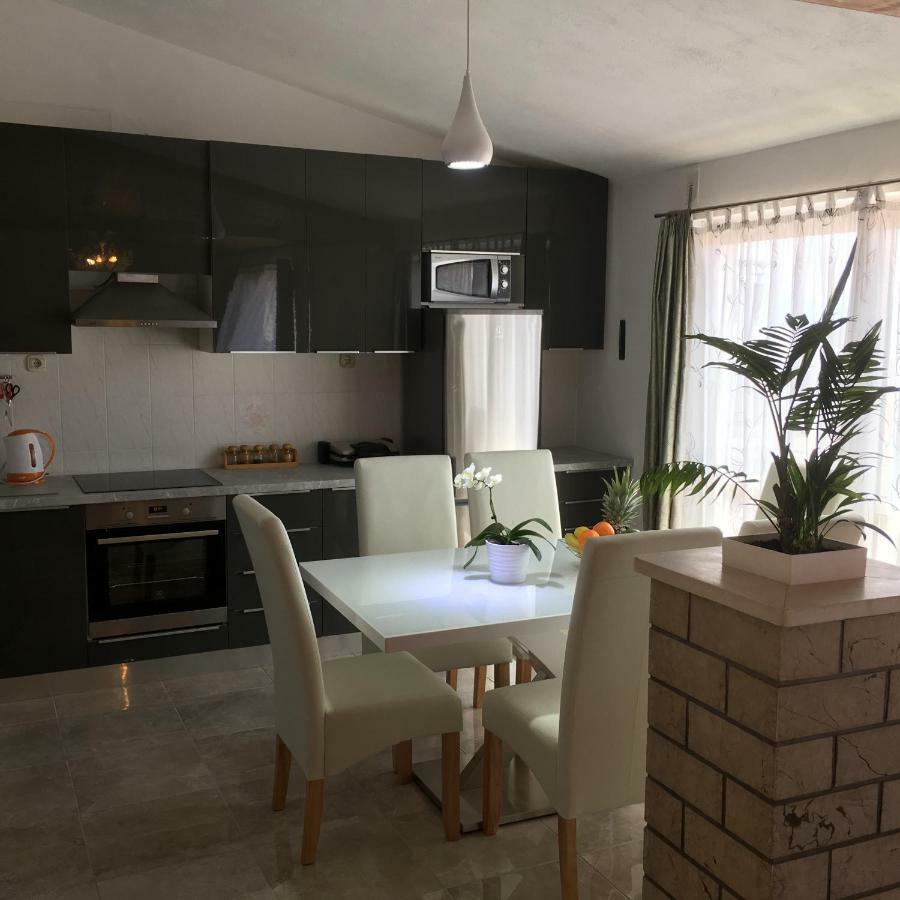 Apartment Burich Makarska Exterior foto